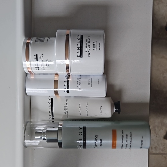 Drmtlgy full bundle moisturizer retinol mask toner